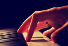 米乐体育：梁靖崑校园演讲：中国人的尊严要靠自己的实力来捍卫.